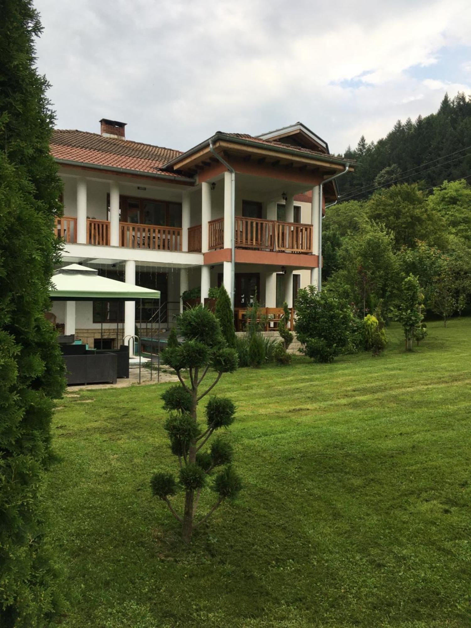 Guest House Rest Cserni Oszam Kültér fotó